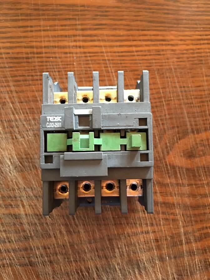 picture_of_cjx2_2501_ac_contactor_disassembly_p1